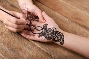 tatuaje_henna.shutterstock_287632064.jpg