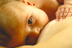 La lactancia materna brinda a los bebés la mejor y única nutrición que  necesitan en sus primeros seis meses de vida, lo que ayuda a…